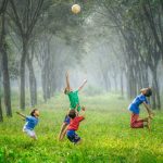 Ako zabaviť malé deti a zároveň ich priviesť k športu?